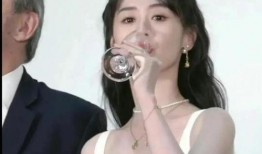 娱乐圈最新爆料恋爱,当红明星甜蜜牵手，甜蜜瞬间引网友热议